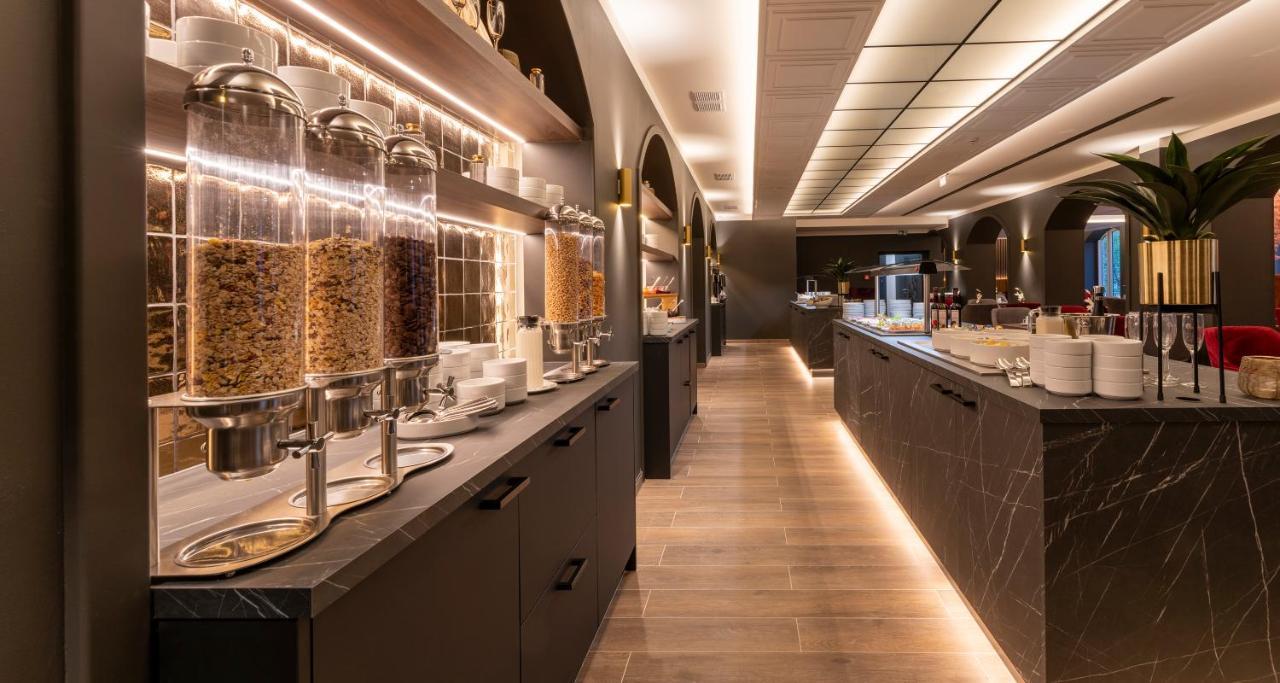 Plaza Premium Columbus 4*