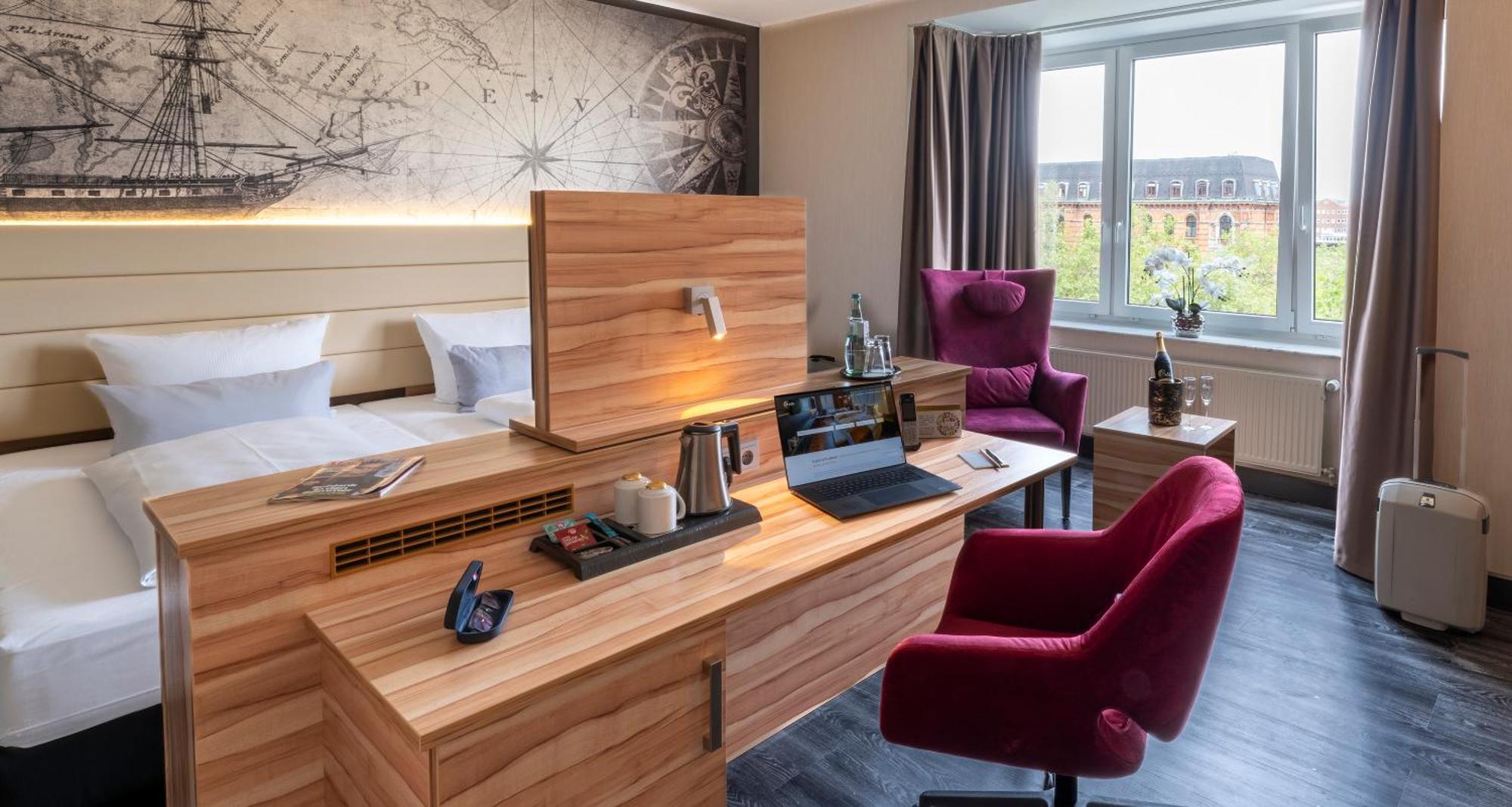 Plaza Premium Columbus Hotel 4*